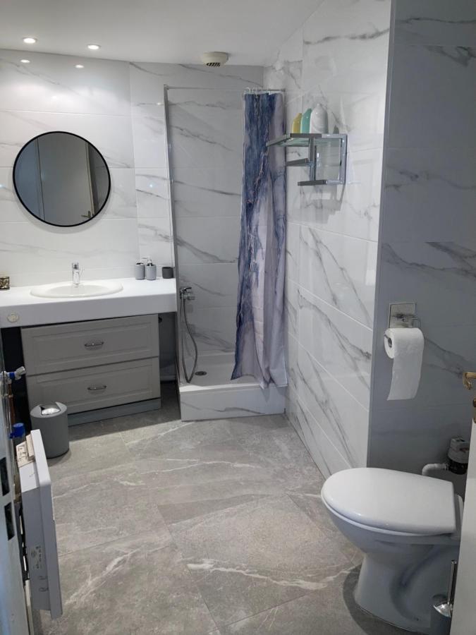 Apparement Chaleureux Avec Balcon Apartment Marseille Bagian luar foto